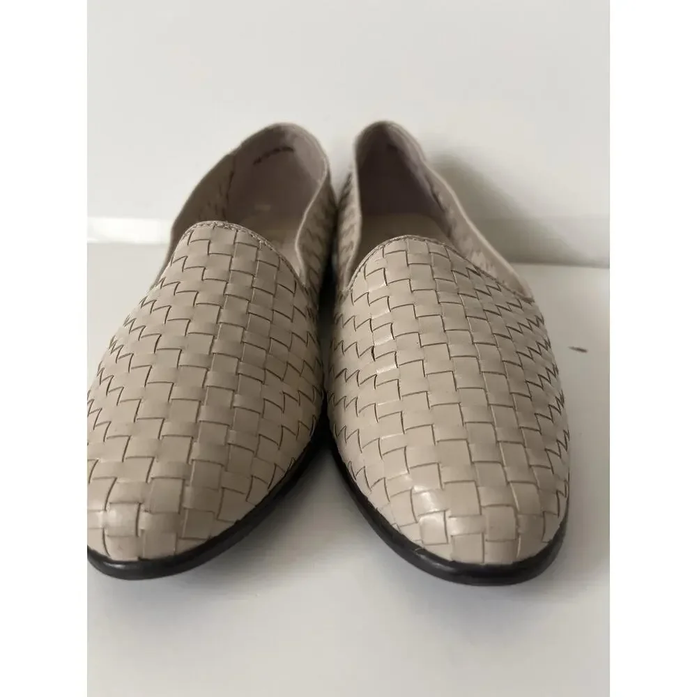 Trotters Loafers Womens Size 7.5 M Beige Leather Slip On Comfort Flats